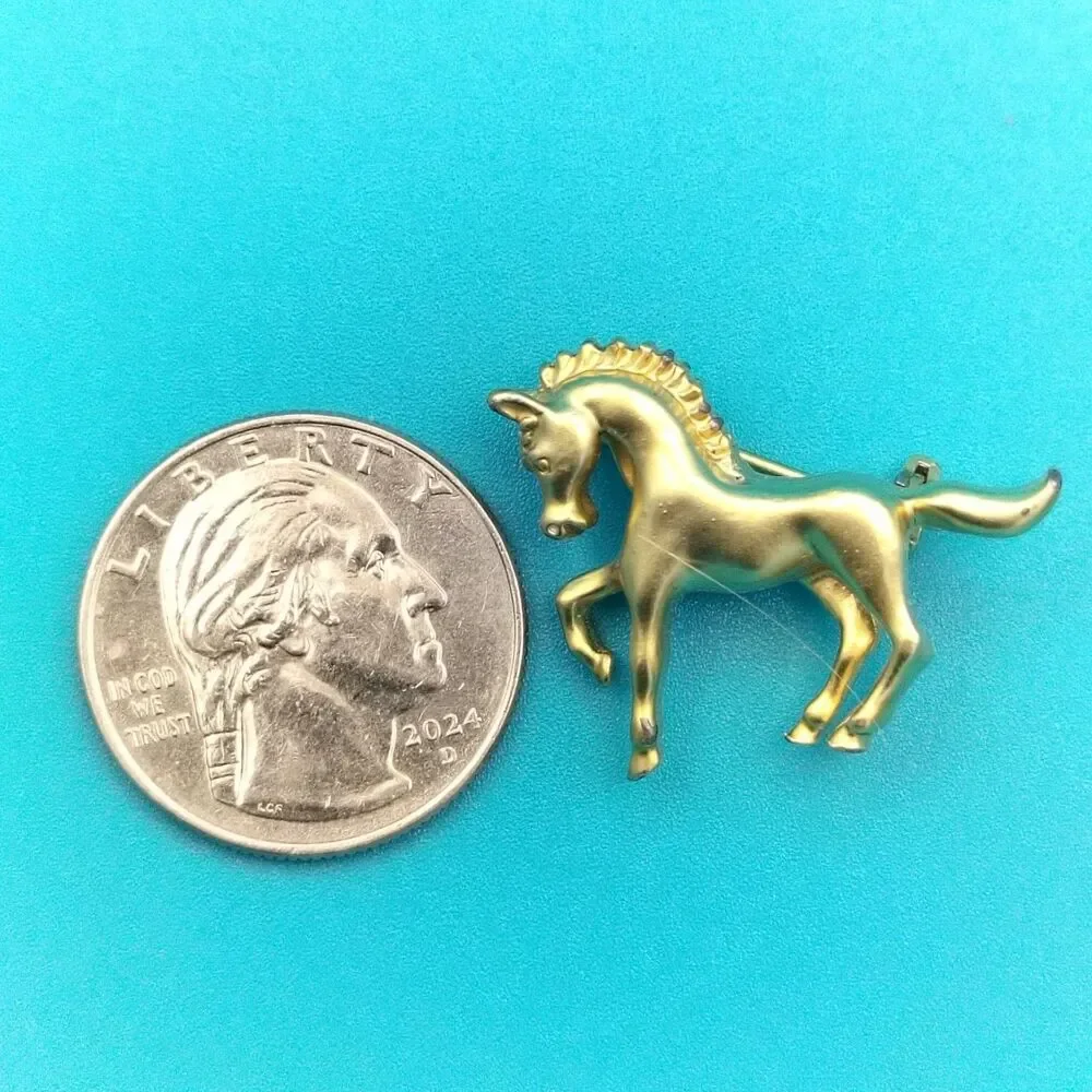 Gold Tone Horse Brooch Pin  Equestrian Animal Jewelry